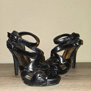 Delicious Strappy Sandals Size 7